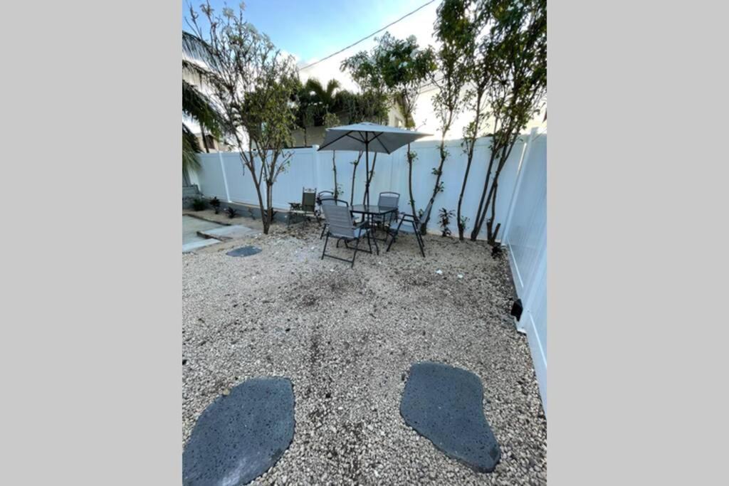 Spacious 2 Bedroom Beach House With King Suite Waianae Exterior photo